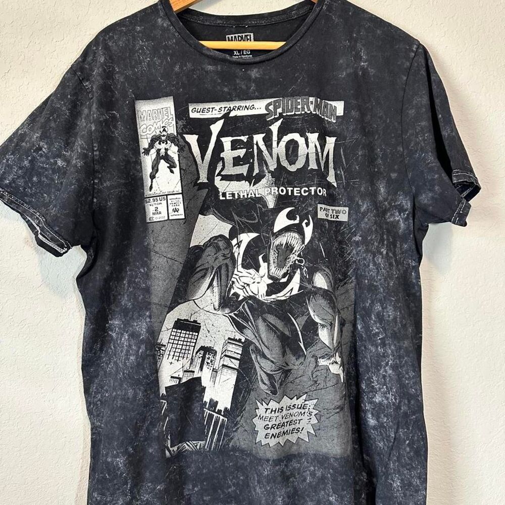 Marvel Men's Black and Grey T-shirt